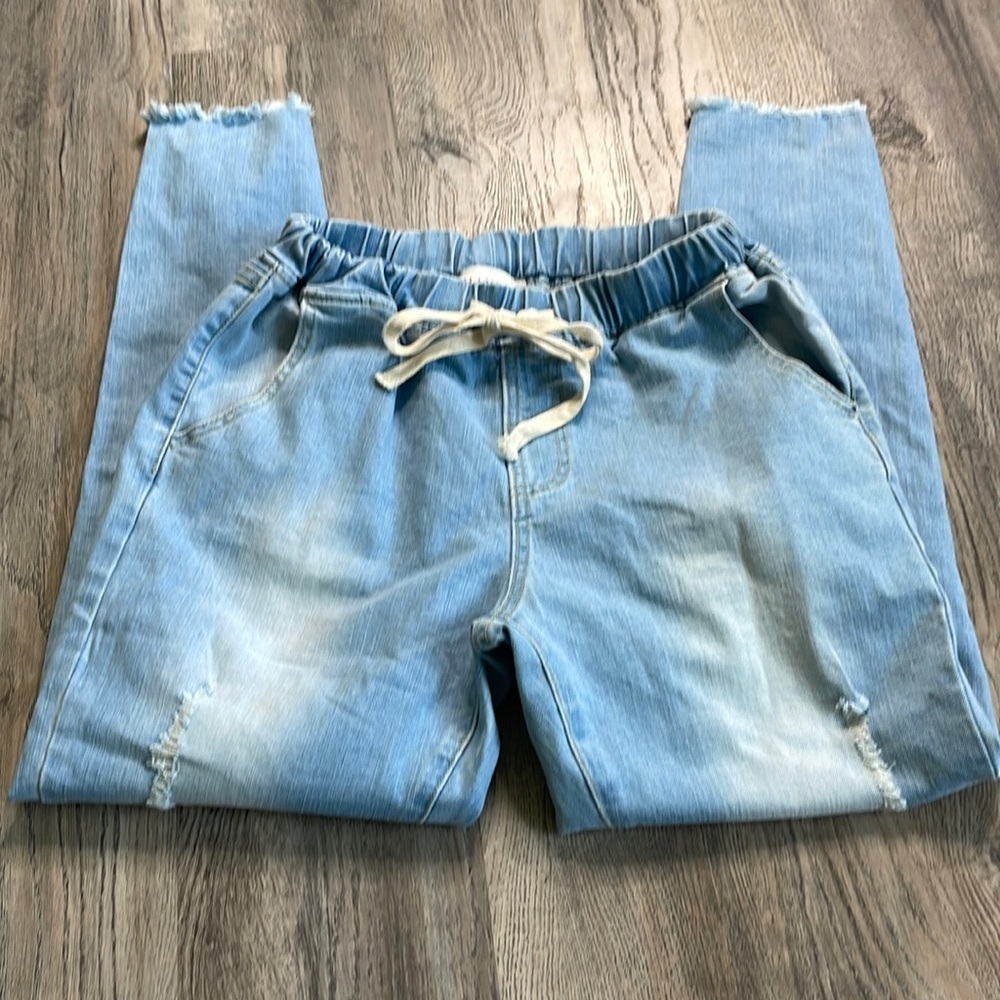 Hayden Women’s Paper Bag Light-wash Jeans, size medium